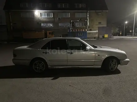 Mercedes-Benz E 230 1995 года за 2 000 000 тг. в Астана – фото 5