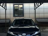 Toyota Camry 2021 года за 13 500 000 тг. в Семей
