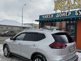 Nissan Rogue 2018 года за 6 000 000 тг. в Атырау – фото 2