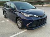 Toyota Sienna 2022 года за 27 000 000 тг. в Астана