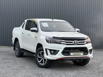 Toyota Hilux 2018 года за 18 800 000 тг. в Актобе – фото 2