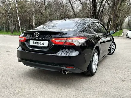 Toyota Camry 2021 года за 15 500 000 тг. в Алматы – фото 11