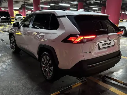 Toyota RAV4 2019 года за 15 000 000 тг. в Астана