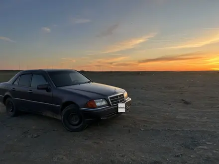 Mercedes-Benz C 220 1993 года за 1 500 000 тг. в Караганда – фото 2