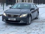 Toyota Camry 2014 года за 11 200 000 тг. в Астана – фото 2