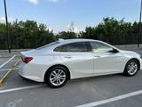 Chevrolet Malibu 2016 года за 7 500 000 тг. в Шымкент – фото 2