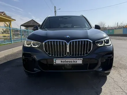 BMW X5 2022 года за 42 800 000 тг. в Шымкент – фото 4