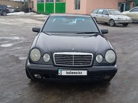 Mercedes-Benz E 280 1997 года за 4 000 000 тг. в Алматы