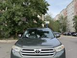 Toyota Highlander 2013 года за 11 800 000 тг. в Павлодар