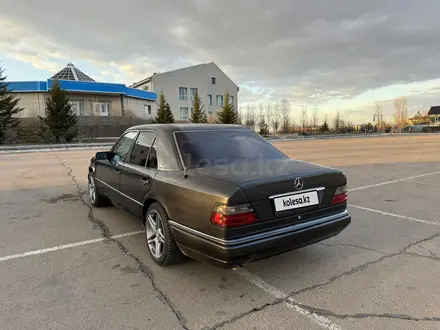 Mercedes-Benz E 280 1995 года за 2 600 000 тг. в Астана – фото 4