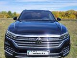 Volkswagen Touareg 2021 года за 45 000 000 тг. в Астана – фото 2
