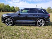 Volkswagen Touareg 2021 года за 45 000 000 тг. в Астана