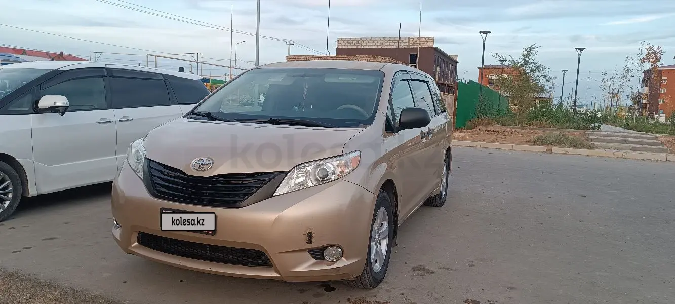 Toyota Sienna, 2012