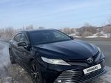 Toyota Camry 2018 годаүшін13 500 000 тг. в Уральск – фото 2