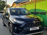Toyota RAV4 2020 года за 12 900 000 тг. в Алматы – фото 2
