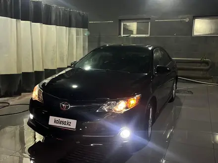 Toyota Camry 2012 года за 6 200 000 тг. в Атырау