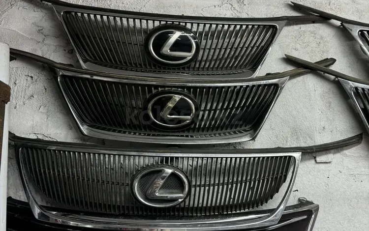 Решетка радиатора решетка в бампер противотуманки фонарь крепление бампера за 35 000 тг. в Алматы