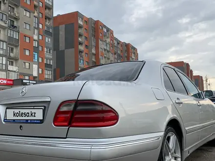 Mercedes-Benz E 320 1998 года за 3 000 000 тг. в Алматы – фото 13