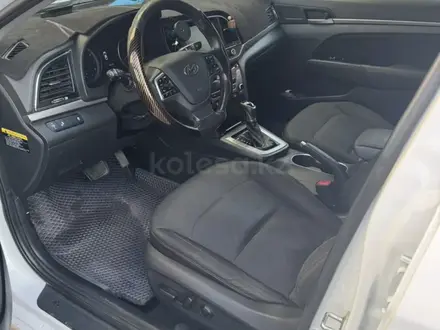 Hyundai Elantra 2017 года за 4 200 000 тг. в Актау – фото 10