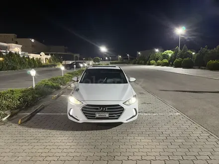 Hyundai Elantra 2017 года за 4 200 000 тг. в Актау