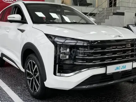 JAC JS8 Intelligent 2025 года за 10 290 000 тг. в Астана – фото 2