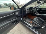 Toyota Camry 2018 года за 18 000 000 тг. в Семей – фото 5