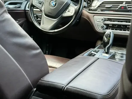 BMW 740 2018 года за 26 900 000 тг. в Алматы – фото 19