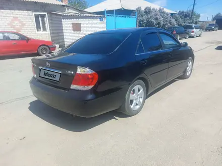 Toyota Camry 2005 года за 5 000 000 тг. в Семей – фото 2