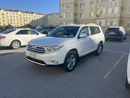 Toyota Highlander 2012 года за 9 500 000 тг. в Актау – фото 3