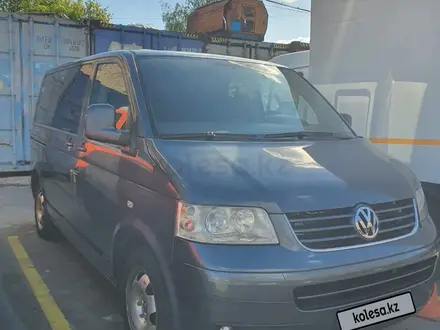 Volkswagen Caravelle 2007 года за 8 000 000 тг. в Караганда