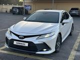 Toyota Camry 2021 года за 16 800 000 тг. в Шымкент