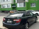 Toyota Camry 2014 года за 5 770 000 тг. в Уральск – фото 2