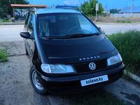 Volkswagen Sharan 1996 годаүшін2 700 000 тг. в Караганда