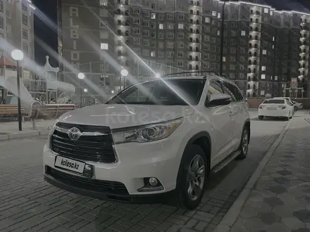 Toyota Highlander 2016 года за 12 500 000 тг. в Актау