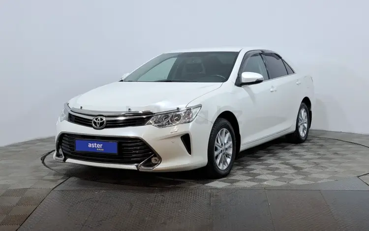 Toyota Camry 2017 года за 10 590 000 тг. в Астана