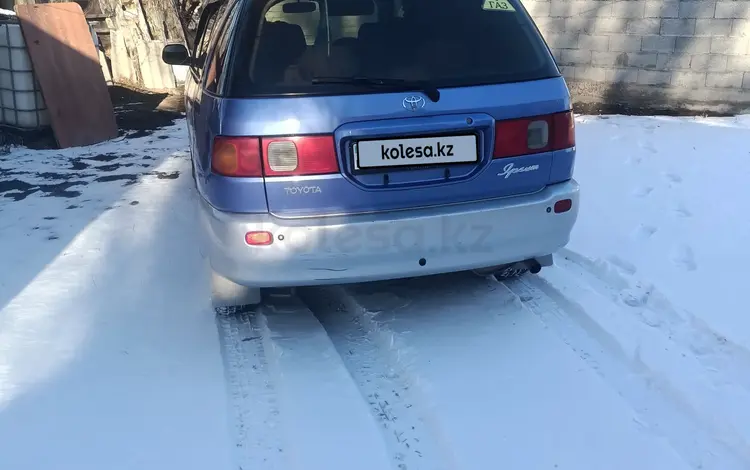 Toyota Ipsum 1997 годаfor3 200 000 тг. в Алматы