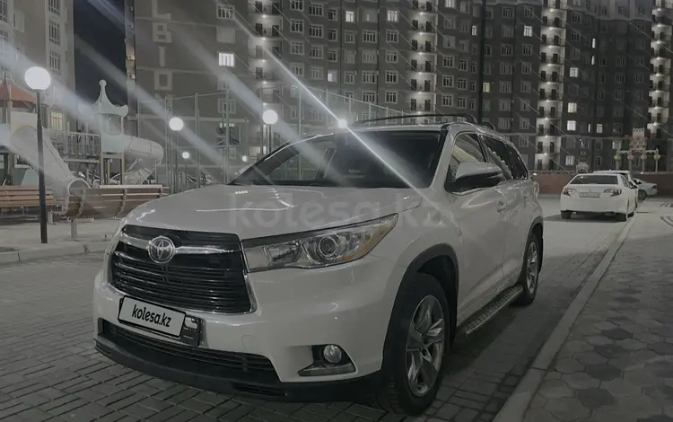 Toyota Highlander 2016 годаfor13 000 000 тг. в Актау