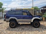 Toyota Land Cruiser Prado 1999 года за 6 500 000 тг. в Шымкент – фото 2