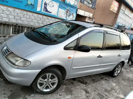 Volkswagen Sharan 1996 года за 1 890 000 тг. в Шымкент – фото 2