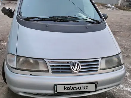 Volkswagen Sharan 1996 года за 1 890 000 тг. в Шымкент – фото 3