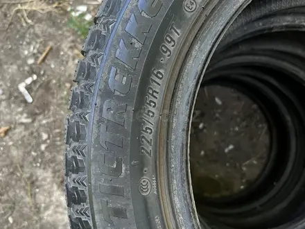 Зимняя резина maxxis за 55 000 тг. в Алматы – фото 3