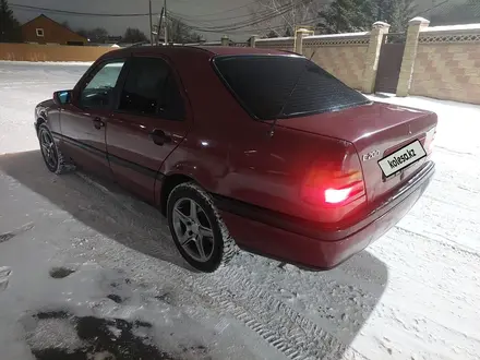 Mercedes-Benz C 200 1995 года за 1 900 000 тг. в Астана – фото 2