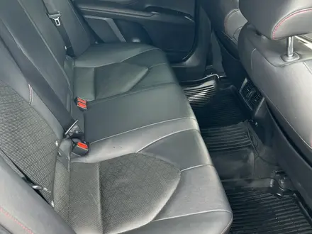 Toyota Camry 2021 года за 13 000 000 тг. в Алматы – фото 14