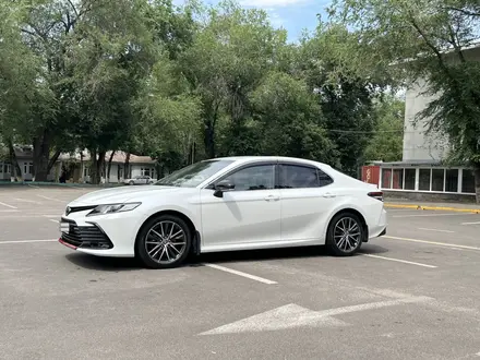 Toyota Camry 2021 года за 13 000 000 тг. в Алматы – фото 4