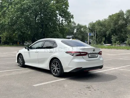 Toyota Camry 2021 года за 13 000 000 тг. в Алматы – фото 5