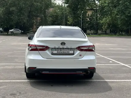 Toyota Camry 2021 года за 13 000 000 тг. в Алматы – фото 6