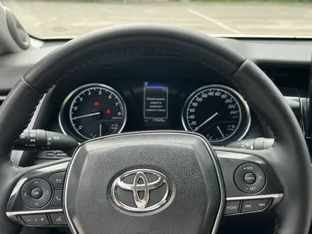 Toyota Camry 2021 года за 13 000 000 тг. в Алматы – фото 9