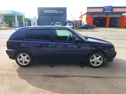 Volkswagen Golf 1997 года за 2 000 000 тг. в Алматы