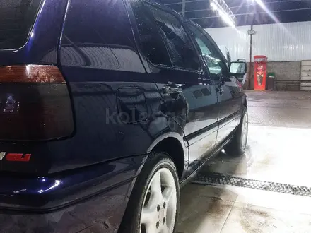 Volkswagen Golf 1997 года за 2 000 000 тг. в Алматы – фото 29