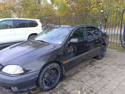 Toyota Avensis 2001 года за 3 500 000 тг. в Костанай – фото 3